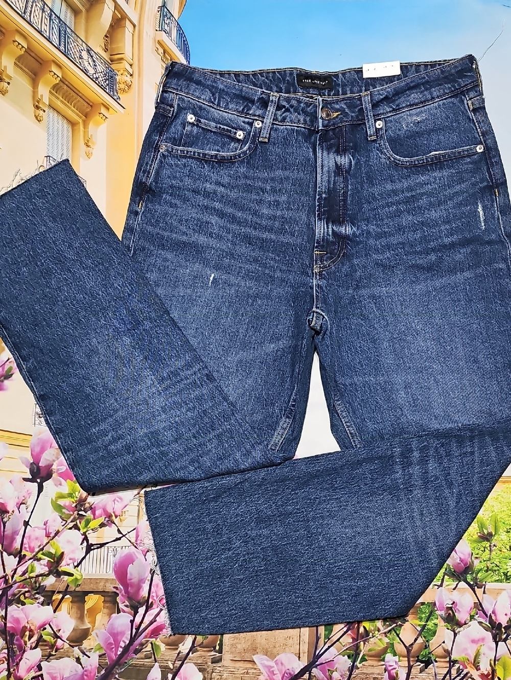 Free Assembly Super High Rise Distressed Raw Hem Jeans‎ Size 14 New